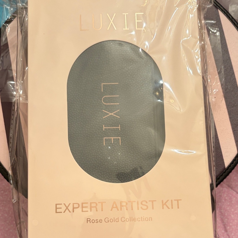 Luxie Expert Artist Kit - Luxurious Rose Gold
